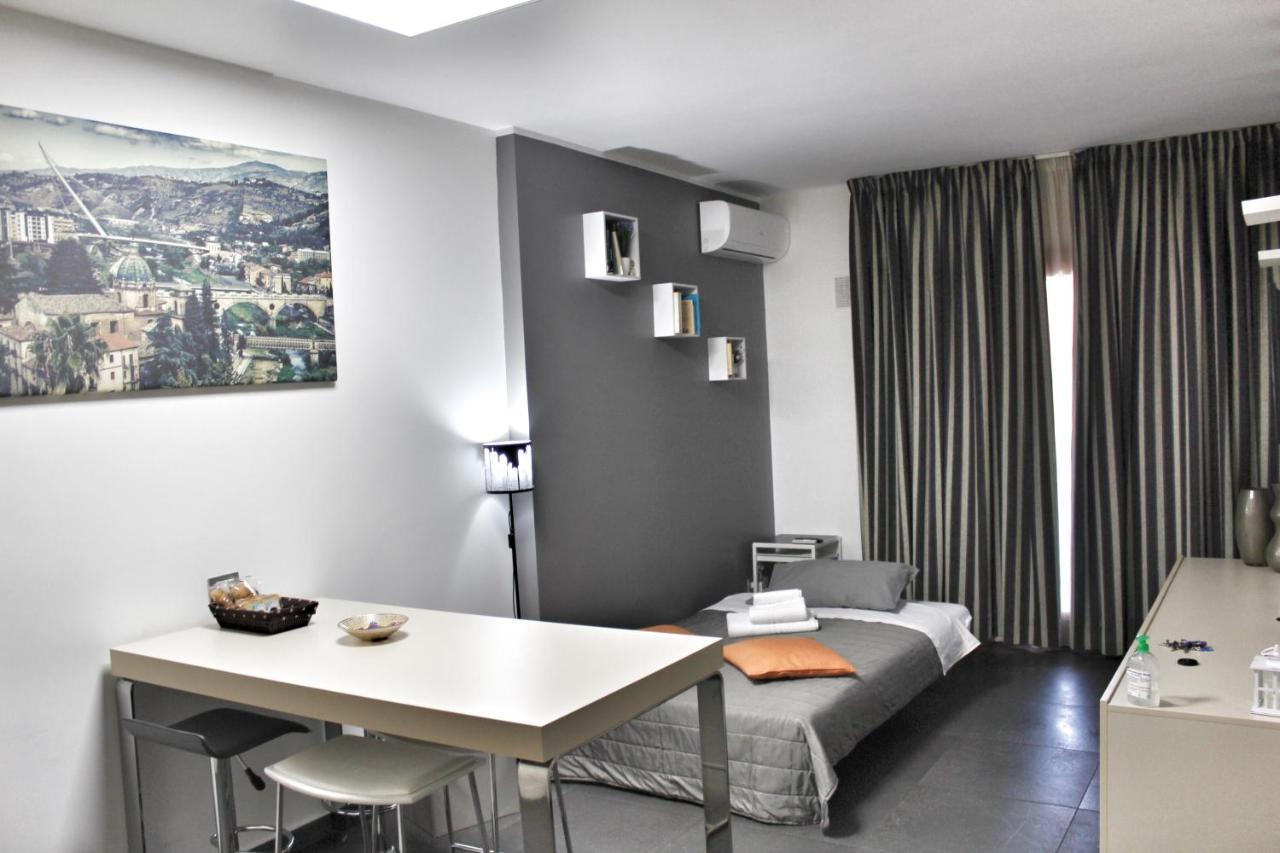 Cosenza Luxury Apartment エクステリア 写真