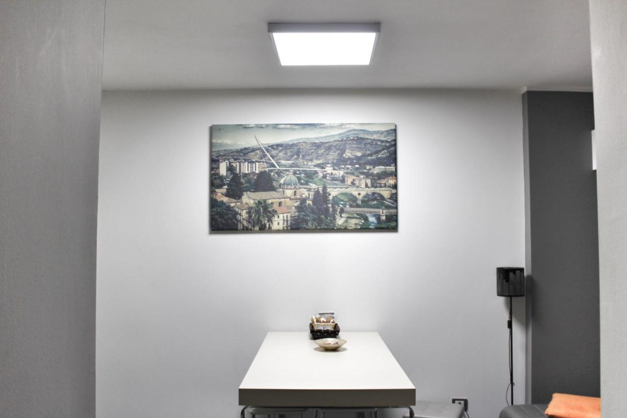 Cosenza Luxury Apartment エクステリア 写真